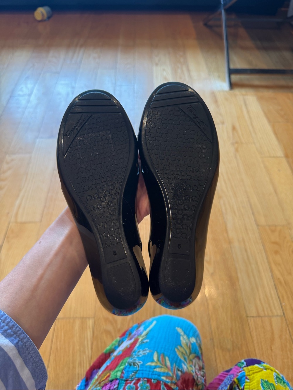 Salvatore ferragamo  jelly flat with gold hardware - Picture 9 of 12
